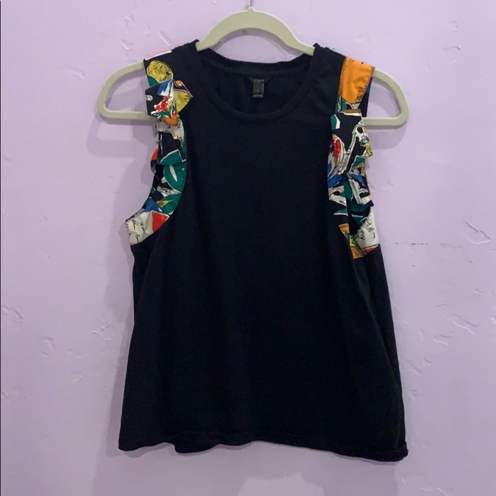 Comes as a set. Blouse tank & scalloped shorts